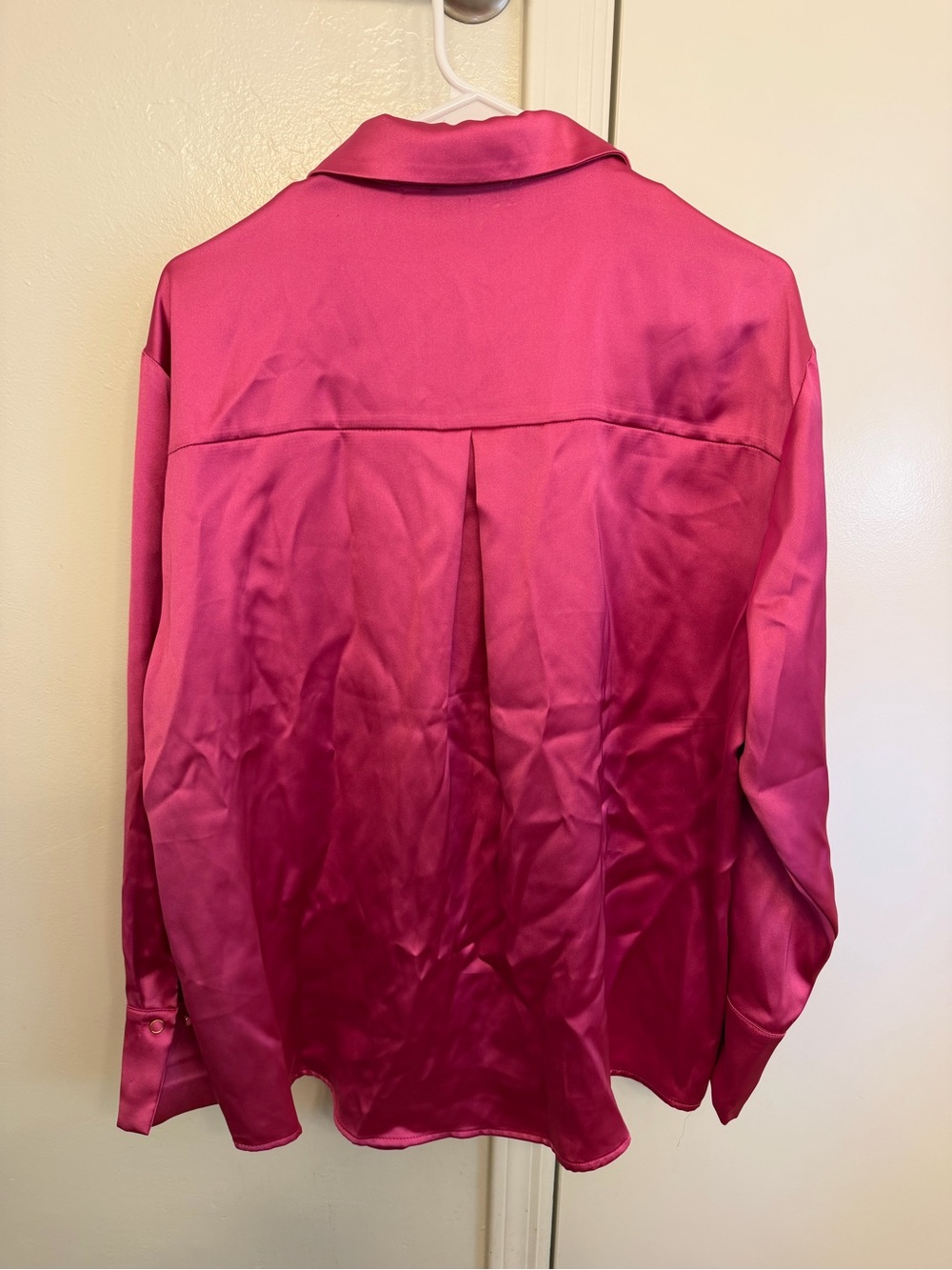 House of Harlow 1960 Hot Pink Satin Button Down Collared Top Size Medium - Picture 7 of 7